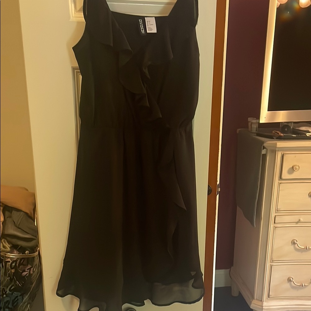 Elegant Black Sleeveless Dress size 6